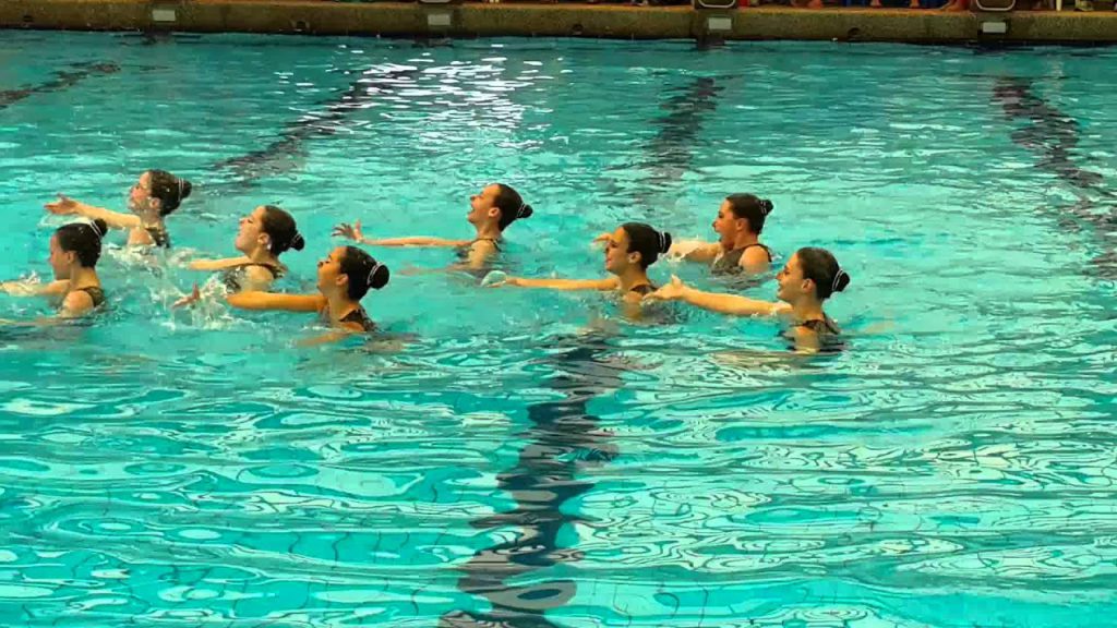 תחריות שחייה באלומפידה by salman aboresh - Illustrated by salman aboresh - Ourboox.com