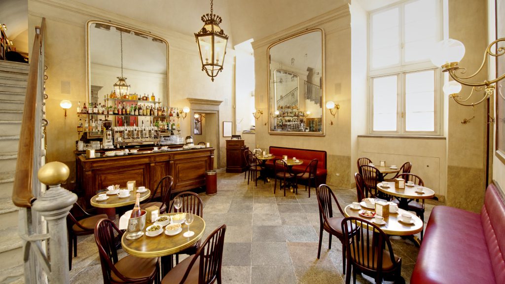 The ambiance of Giacomo Café