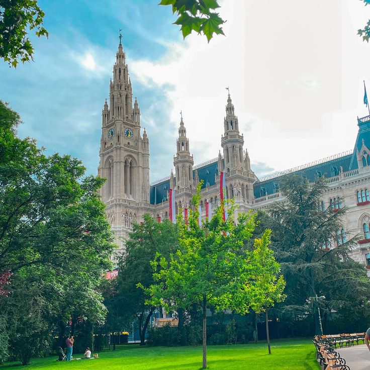 Information about structure of Vienna by sıla suna - Illustrated by Elif Sena Bicek,Hüseyin Deniz Altınlı,Sıdıka Vaiz, Dilan Tanyeli Tandil - Ourboox.com