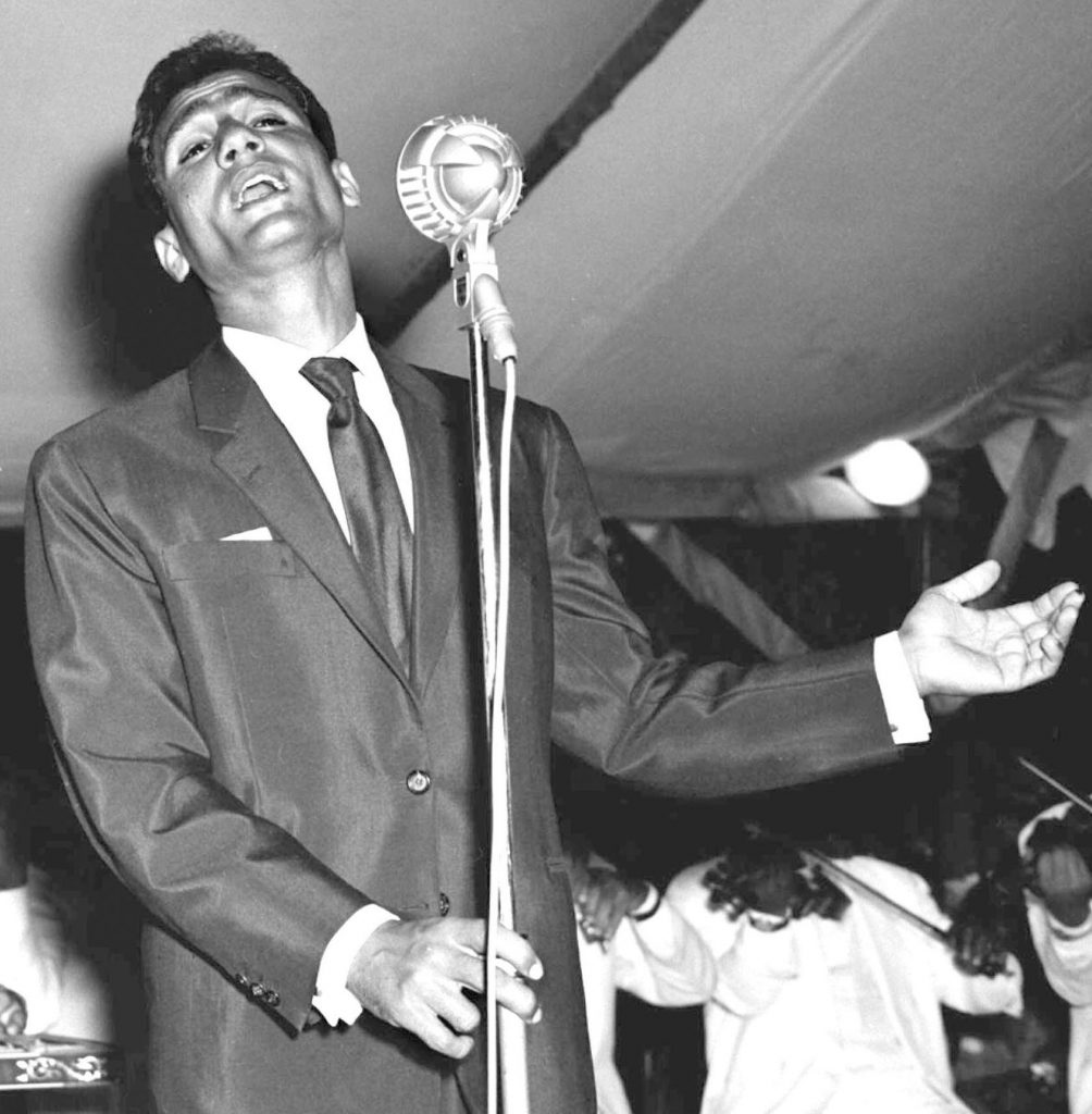 Abedel Halim performing