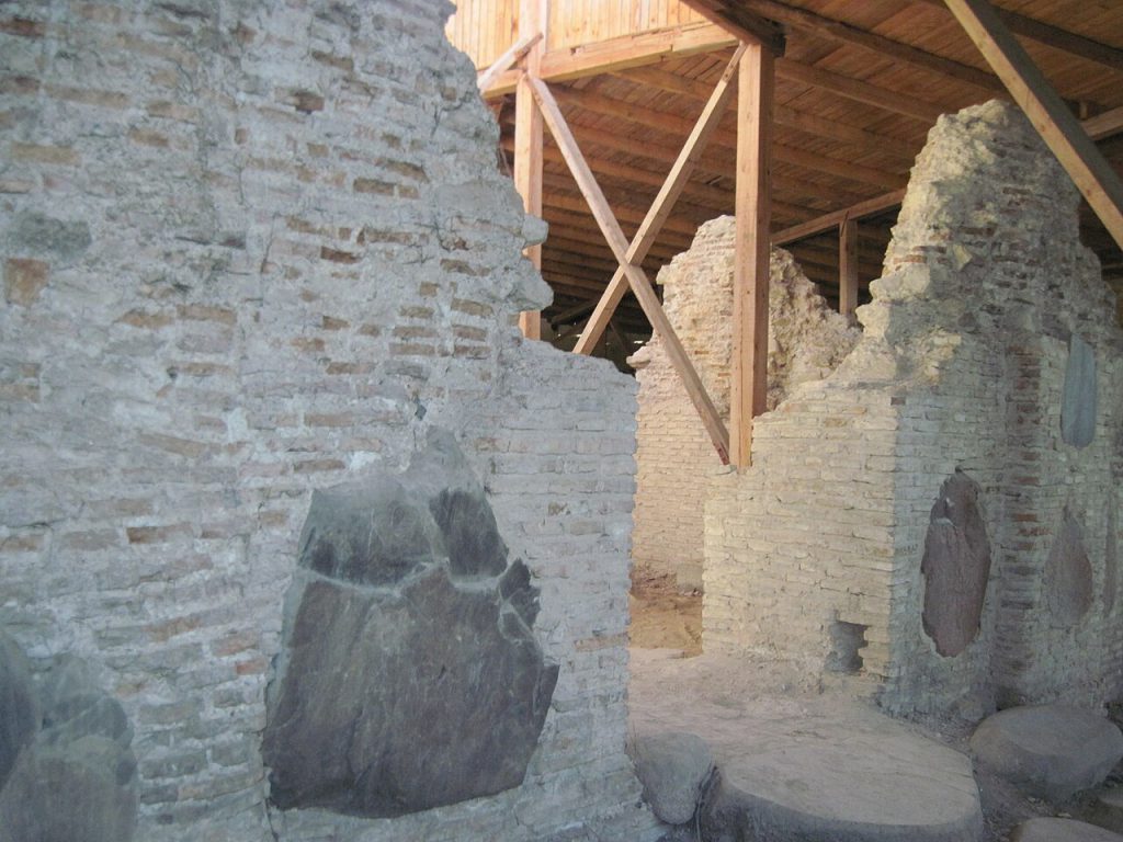 Чем заняться в Гродно? by Lara - Illustrated by https://ru.wikivoyage.org/ - Ourboox.com