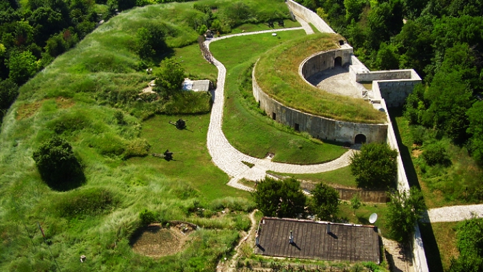 Силистра – градът на Дунав и вечността by Greta Valcheva - Illustrated by Невена Драганова - Ourboox.com
