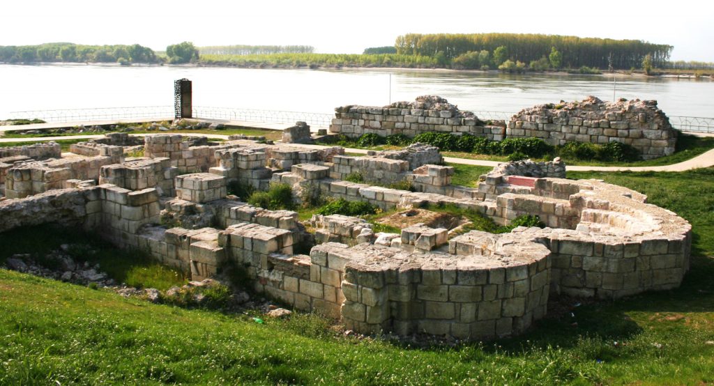 Силистра – градът на Дунав и вечността by Greta Valcheva - Illustrated by Невена Драганова - Ourboox.com