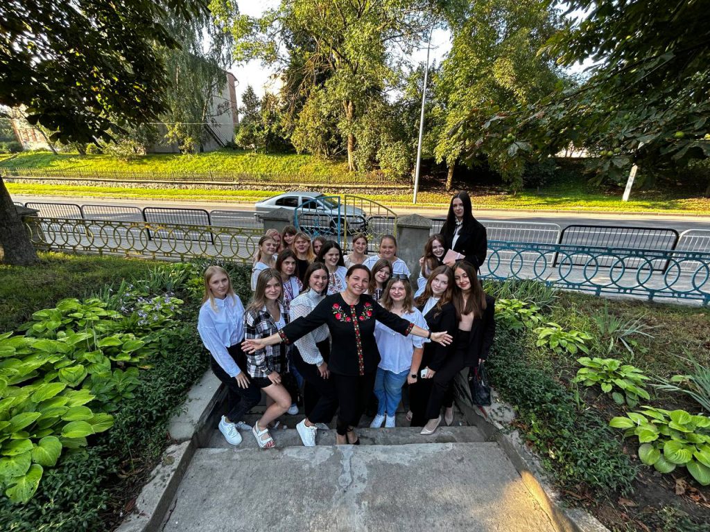 ВИПУСК 2025 by goooglyk - Illustrated by Наталія ПОЛІЩУК - Ourboox.com