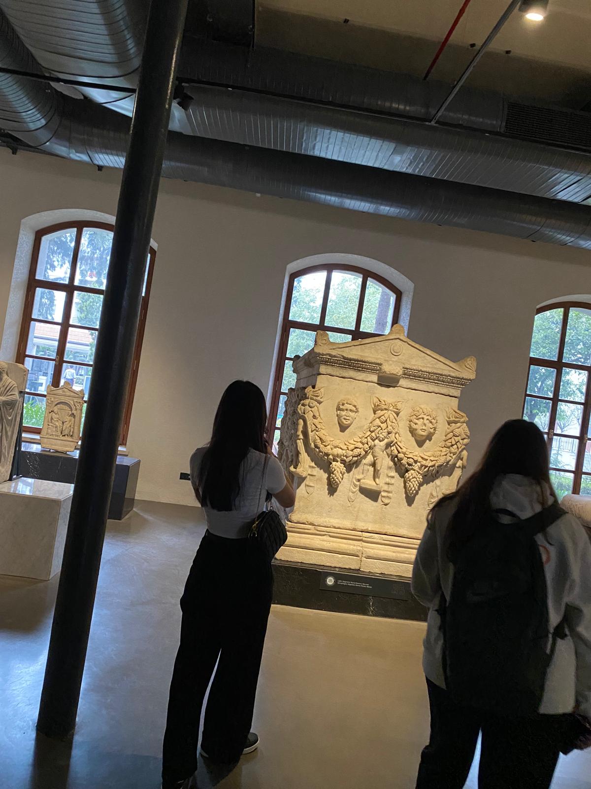 Mythology-Museum Trip by İlgi Dilmen - Illustrated by İlgi Dilmen - Ourboox.com