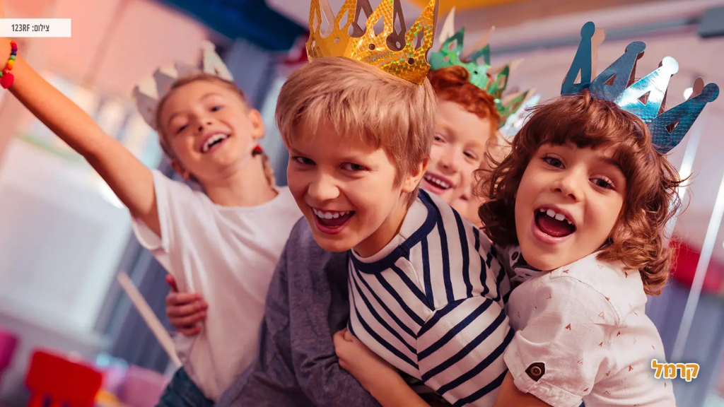 מאחורי הקלעים של עולם הילדים by בר אסקיו,אורן כנם ודמוז איאיו - Ourboox.com