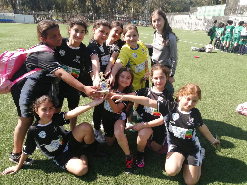 13 הפסיעות של לילי by Lili fujita cohen - Ourboox.com