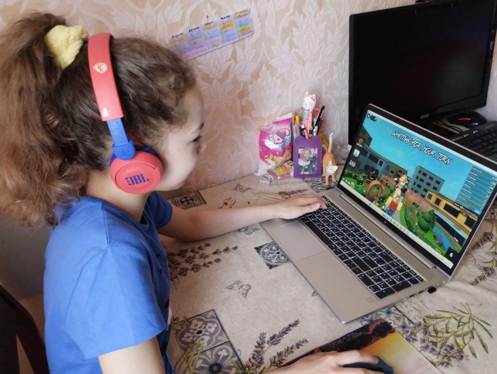 5. Привіт! Я Ксюша. І це моя історія. by marinova valentyna - Illustrated by Історія від Марінової В.Б. Ксюша: історія однієї світлої дівчинки - Ourboox.com