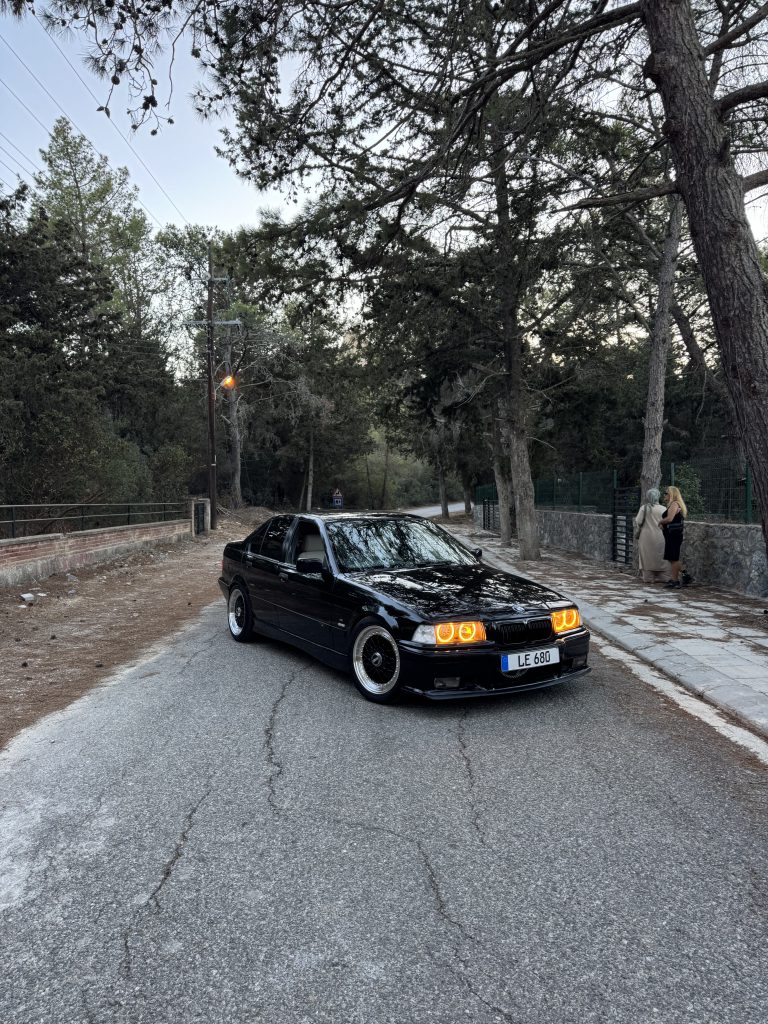 Bmw by snagy - Illustrated by BMW - Ourboox.com