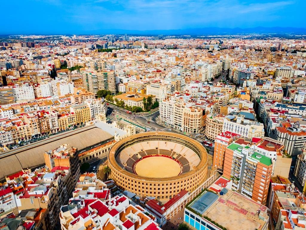 Valencia by ÇAĞAN - Illustrated by Çağan Demirli - Ourboox.com