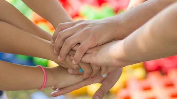 Приятелство by Pavlina Nenova - Ourboox.com